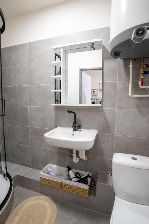 White Wolf House Hostel & Apartments Прага Екстер'єр фото