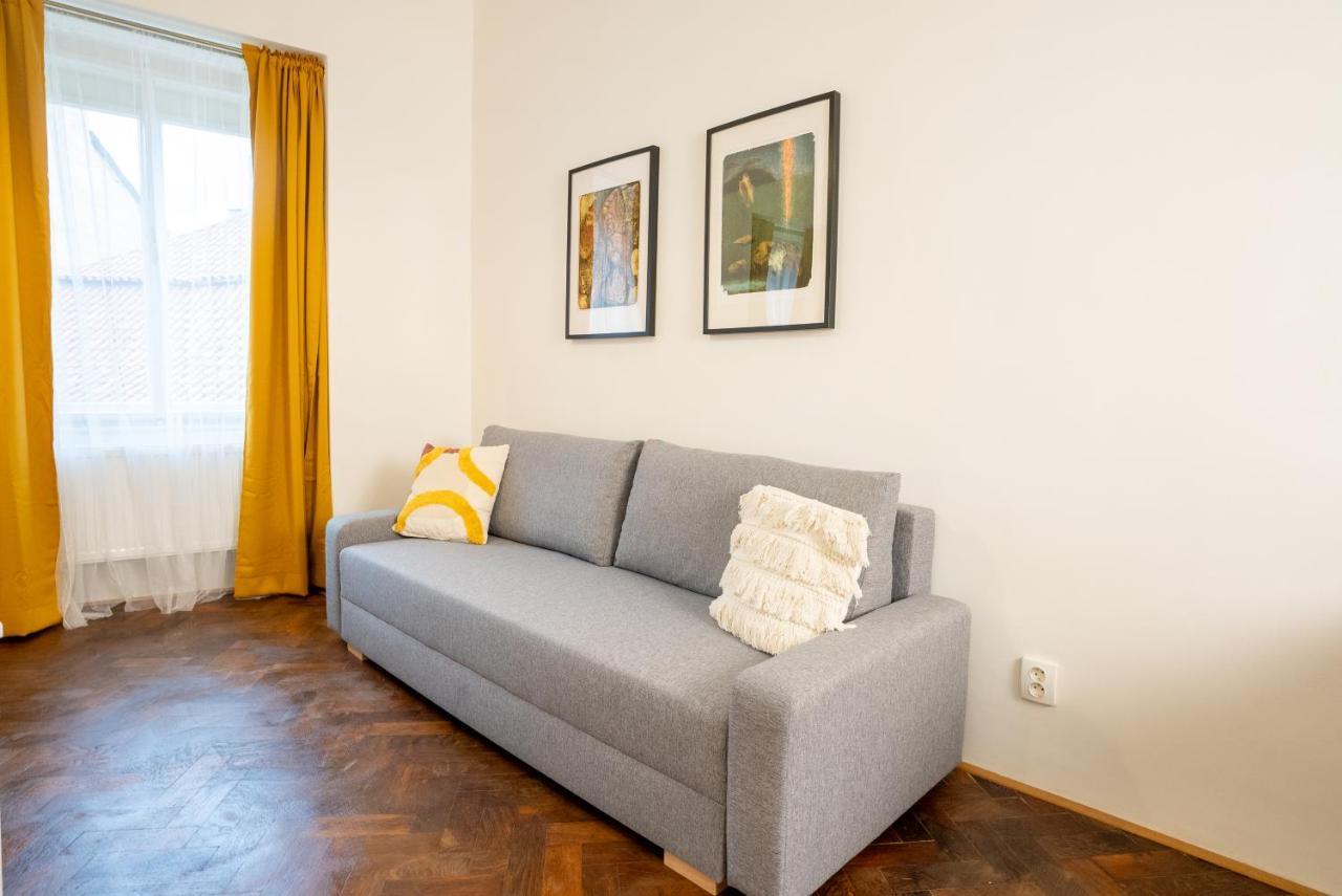 White Wolf House Hostel & Apartments Прага Екстер'єр фото